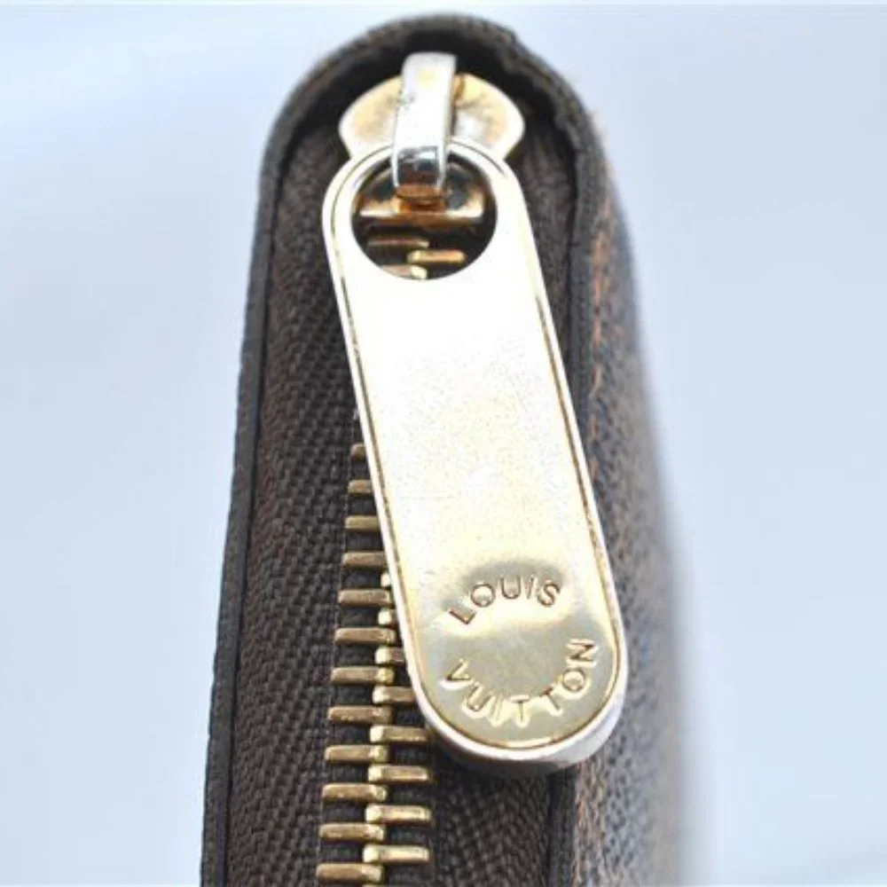 Louis Vuitton Zippy Wallet - Picture 13 of 17